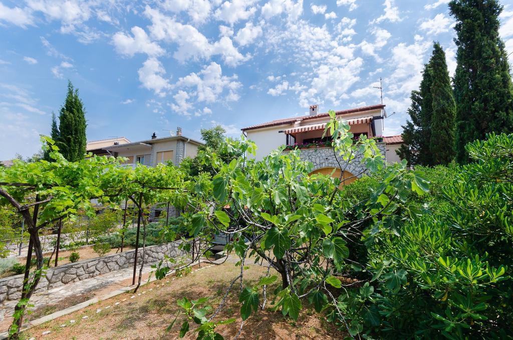 Apartment Bozena Punat Exterior photo